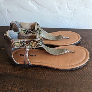 Minnetonka Women's Antigua Beaded Sandals